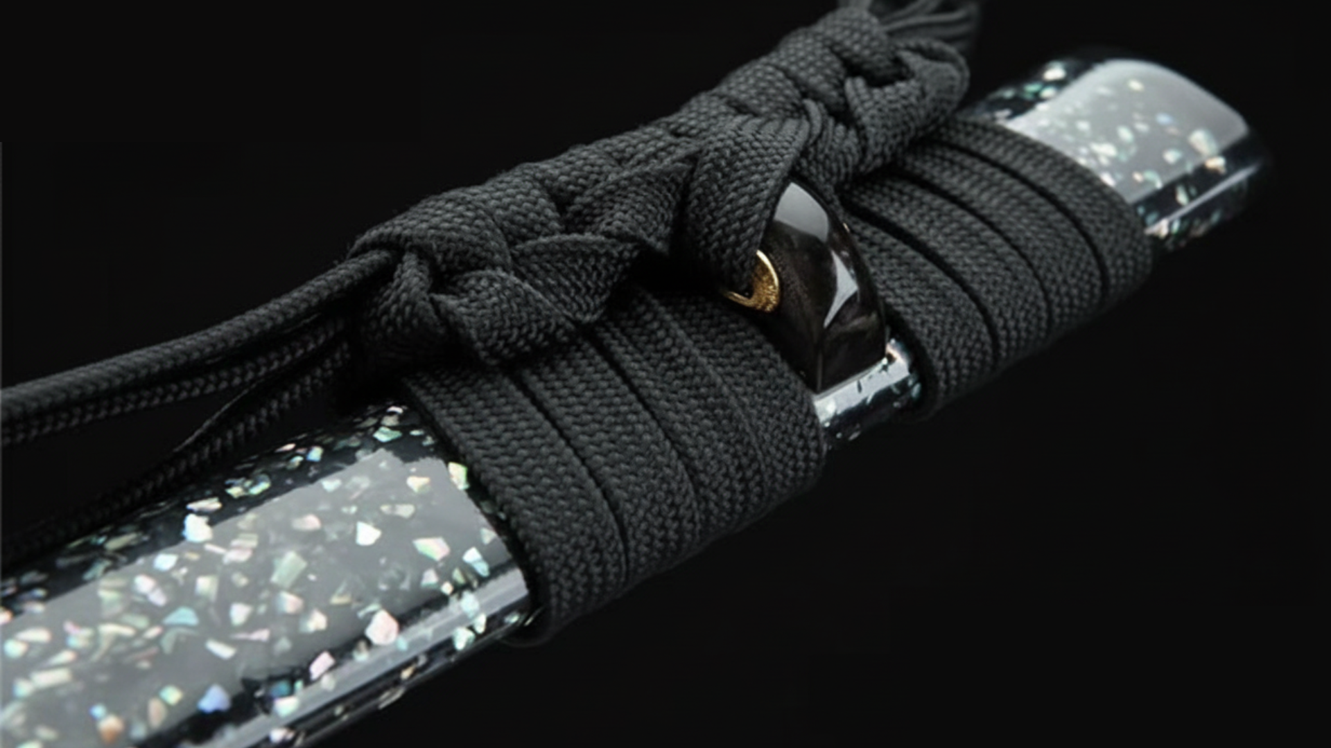 Katana Masamune SS303 — pièce de maître, acier trempé à l'argile, saya nacrée et monture noire — Atelier Katana