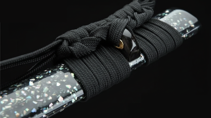Katana Masamune SS303 — pièce de maître, acier trempé à l'argile, saya nacrée et monture noire — Atelier Katana