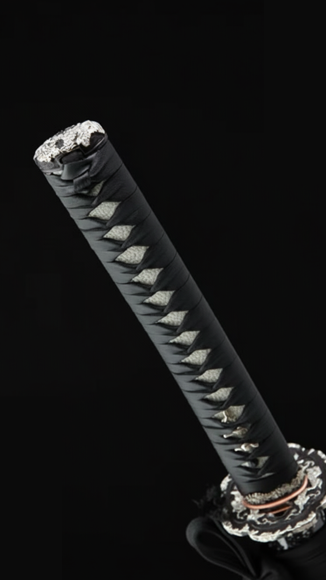 Katana Masamune SS303 — pièce de maître, acier trempé à l'argile, saya nacrée et monture noire — Atelier Katana