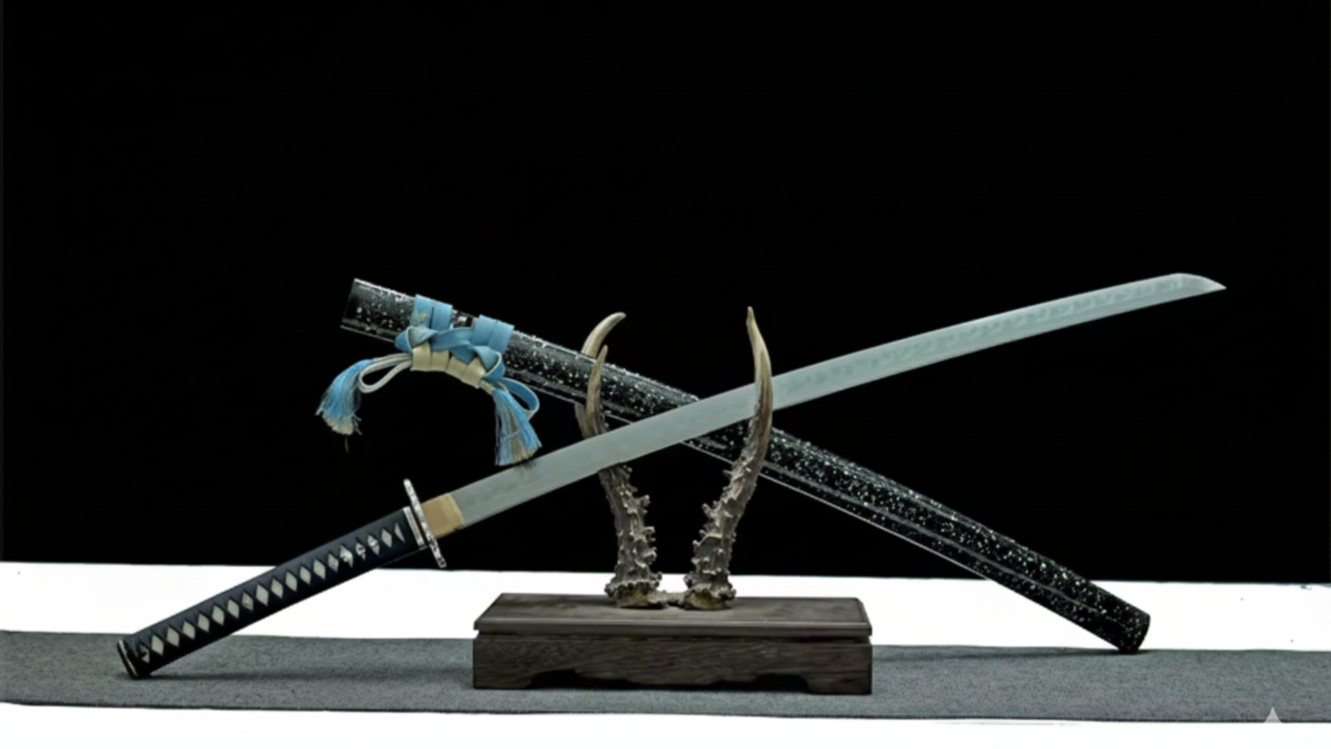 Katana Shinjū SS731 — acier T10 trempé à l'argile avec hamon réel et saya incrustée de nacre — Atelier Katana