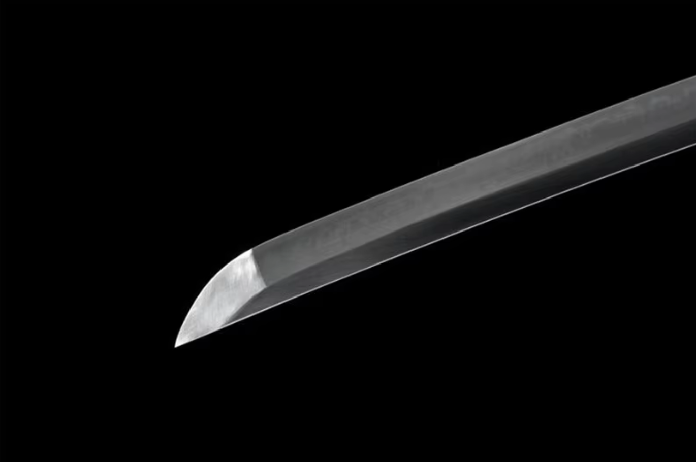 Katana Ryūka SS260 — acier T10 trempé à l'argile, tsuba dragon laiton et saya rouge — Atelier Katana