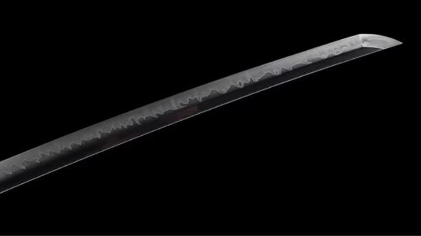 Katana Kuroki SS279 — lame avec hamon choji distinctif et saya en ébène massif — Atelier Katana