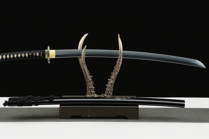 Katana Tamashii SS429 — trempé à l'argile avec hamon réel et saya incrustée de nacre gravée — Atelier Katana